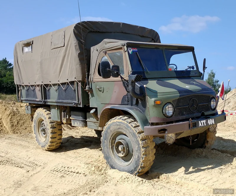 1964 Mercedes-Benz Unimog 404 in Wijlre 5