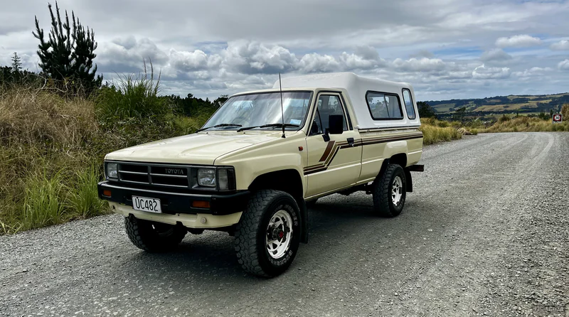 1989 Toyota Hilux in Auckland 4