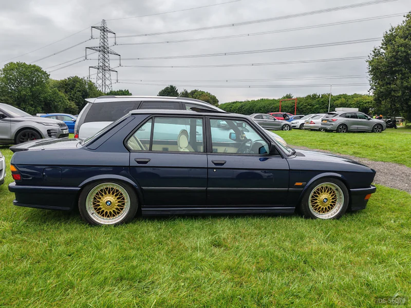 1986 BMW E28 in Gloucester 2