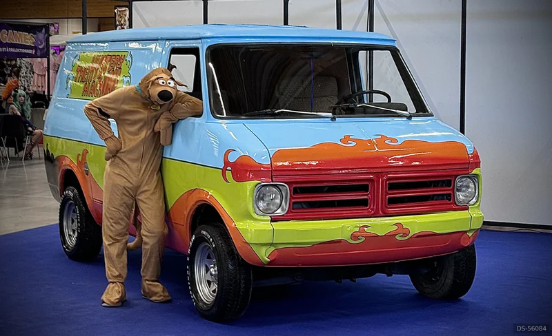 1980 Bedford Van Mystery Machine in Lyon 2