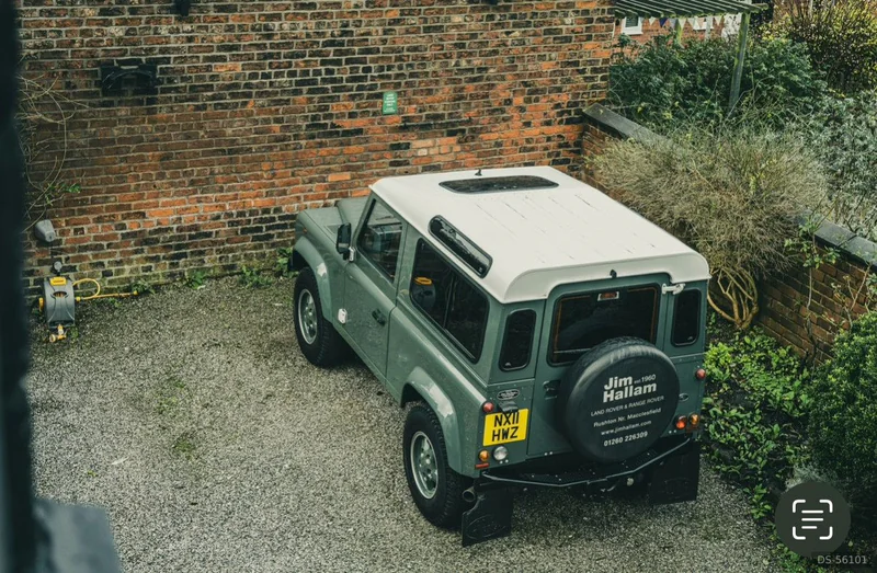 2011 Land Rover Defender 90 in Warrington 8
