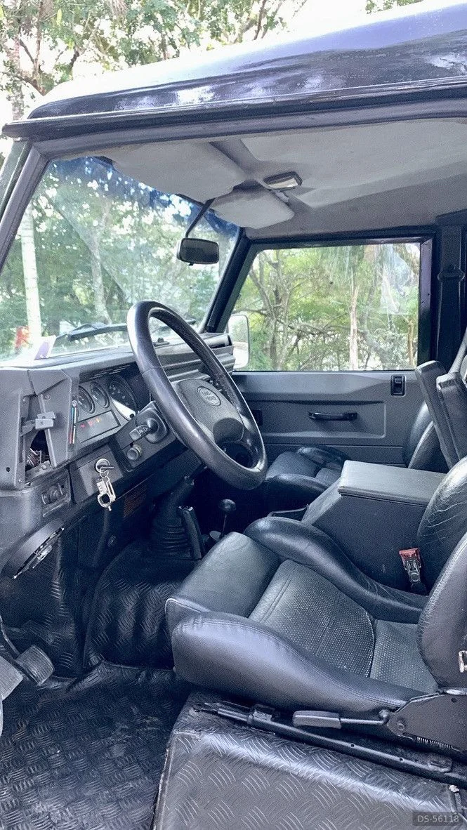 2000 Land Rover Defender in Brasilia 10