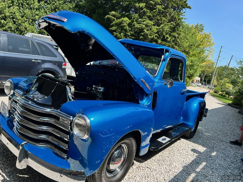 1947 Chevrolet Advance Design Pickup in Paris 5