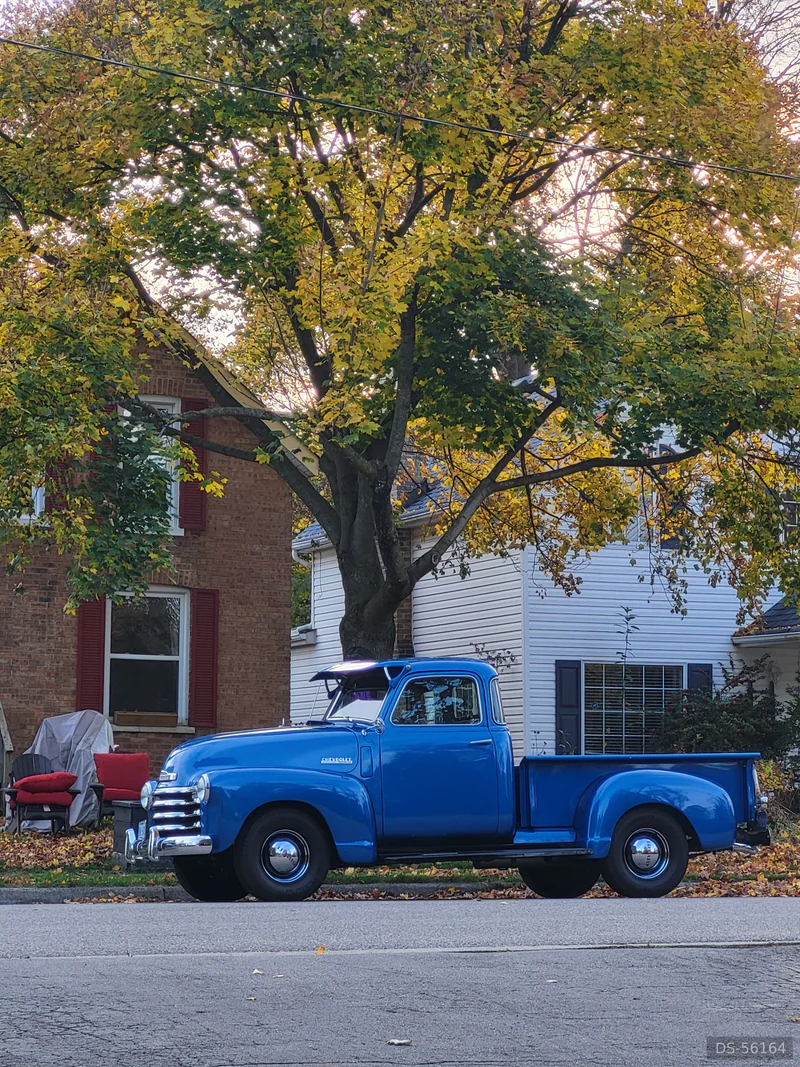 1947 Chevrolet Advance Design Pickup in Paris