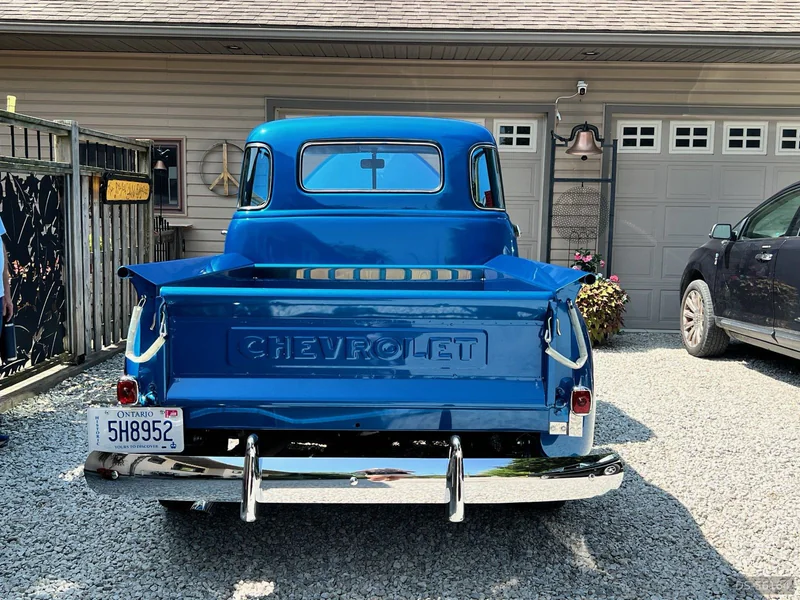 1947 Chevrolet Advance Design Pickup in Paris 6