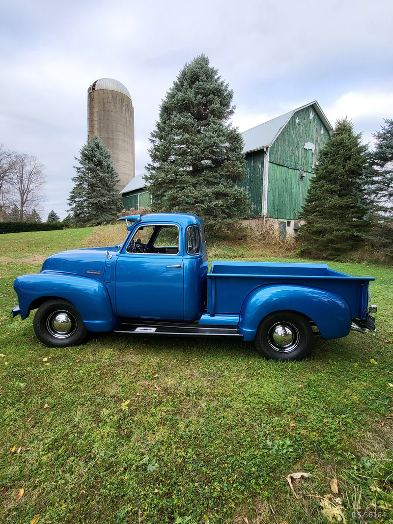 1947 Chevrolet Advance Design Pickup in Paris 3
