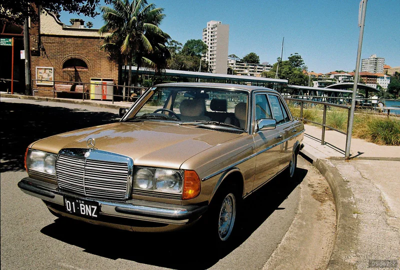 1984 Mercedes-Benz 230 E W123 in Sydney 3