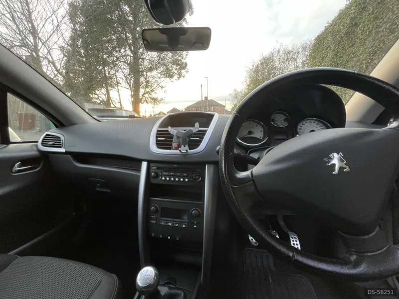 2008 Peugeot 207 Cc 2008 Diesel Convertible 1.6 Hdi in Manchester 5