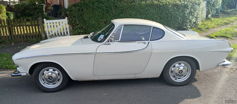 1965 Volvo P1800s in Bradford 9