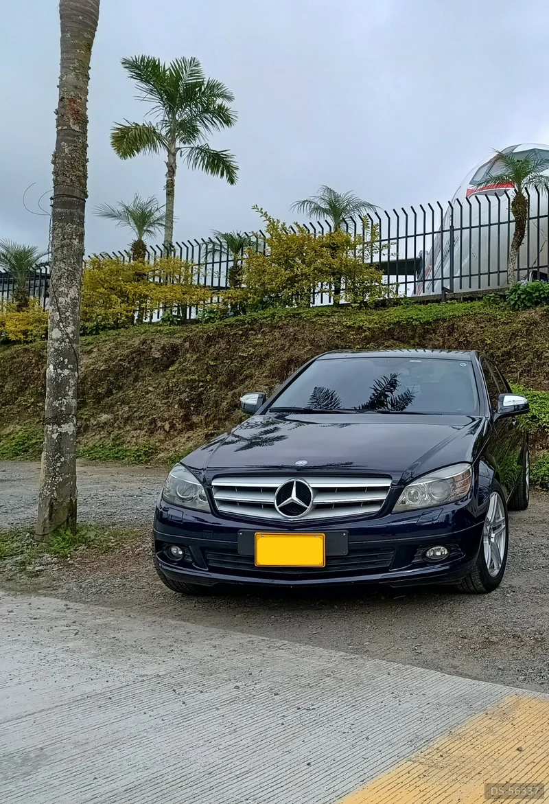 2008 Mercedes-Benz 2008 in Manizales