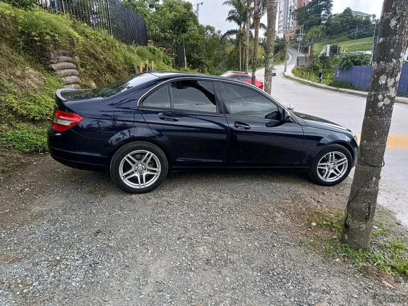 2008 Mercedes-Benz 2008 in Manizales 3