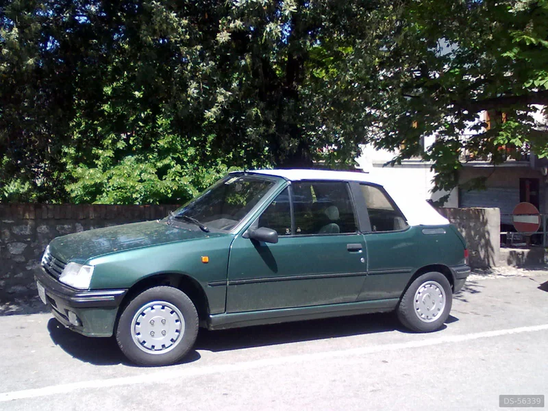 1990 Peugeot 205 Cabrio Roland Garros in Benajarafe 3