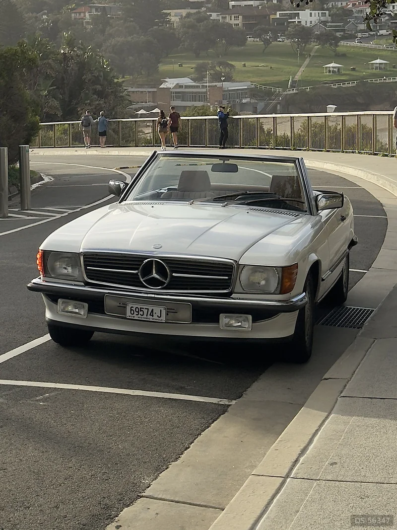 1985 Mercedes-Benz 500sl R107 in Centennial Park