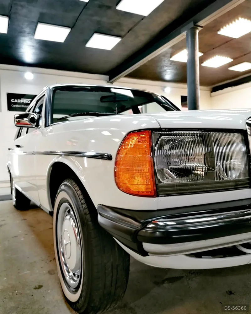 1984 Mercedes-Benz W123 in Poděbrady [km11429001] 7