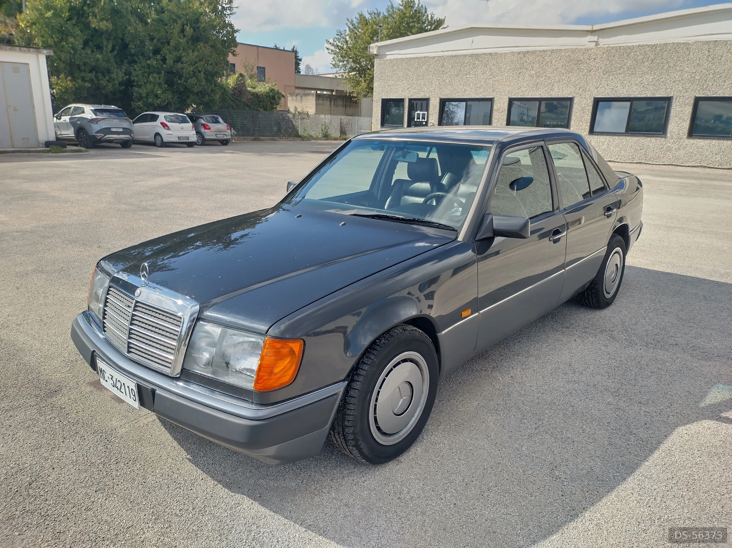 1990 Mercedes-Benz 200e