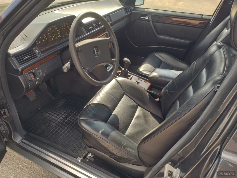 1990 Mercedes-Benz 200e in Montelupone 6