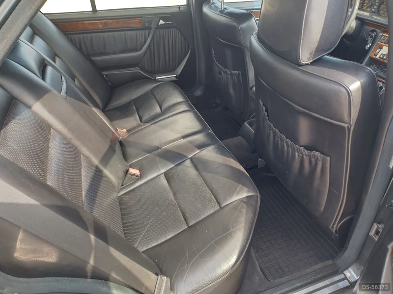 1990 Mercedes-Benz 200e in Montelupone 8