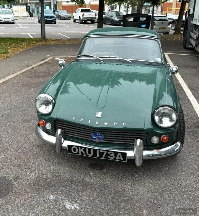 1963 Triumph Spitfire Mk 1 in Lingfield 4