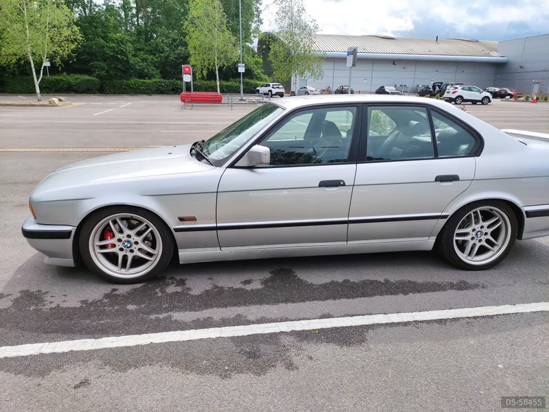 1993 BMW 5 Series in London 3