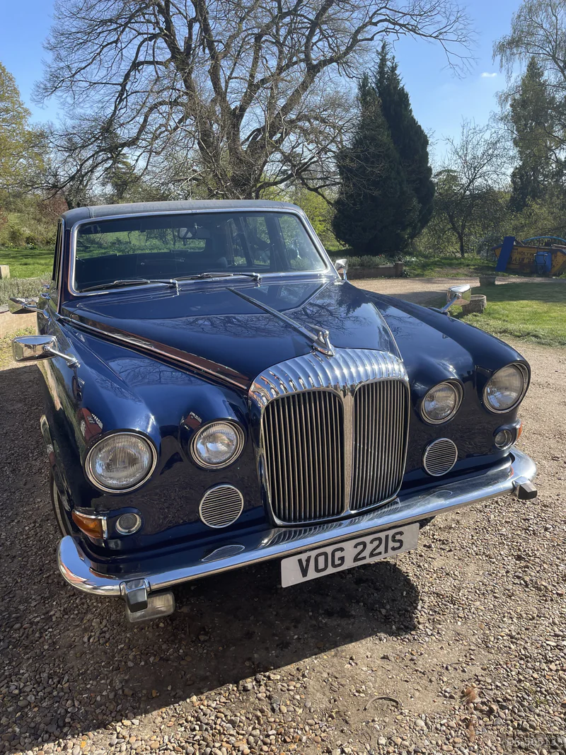 1972 Daimler Ds420 in Berkhamsted