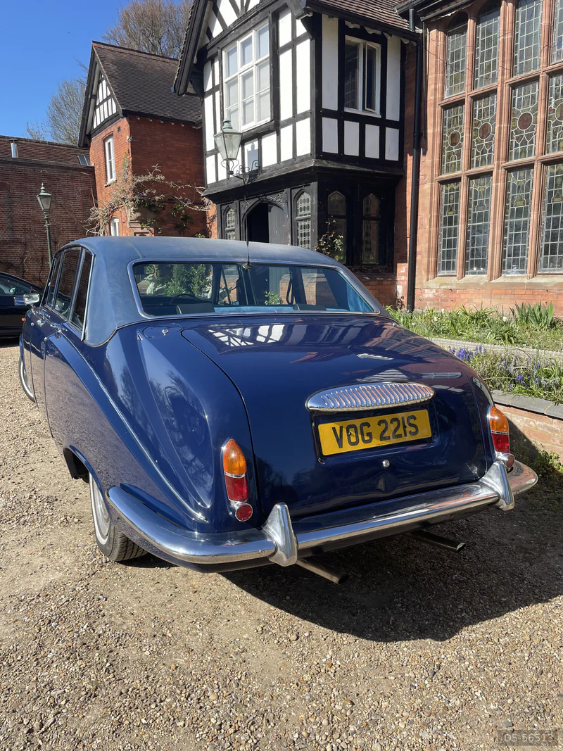 1972 Daimler Ds420 in Berkhamsted 5