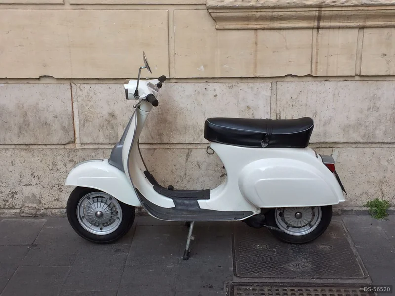 1983 Piaggio Vespa in Roma 3