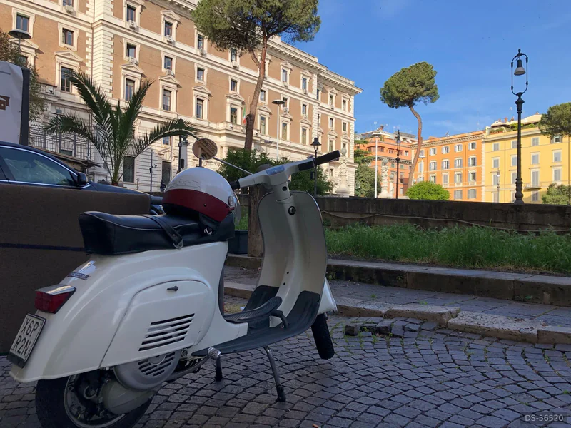 1983 Piaggio Vespa in Roma 5