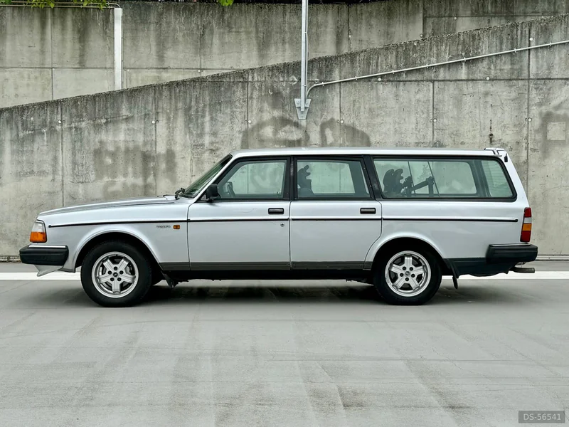 1989 Volvo 240 in Liège 2