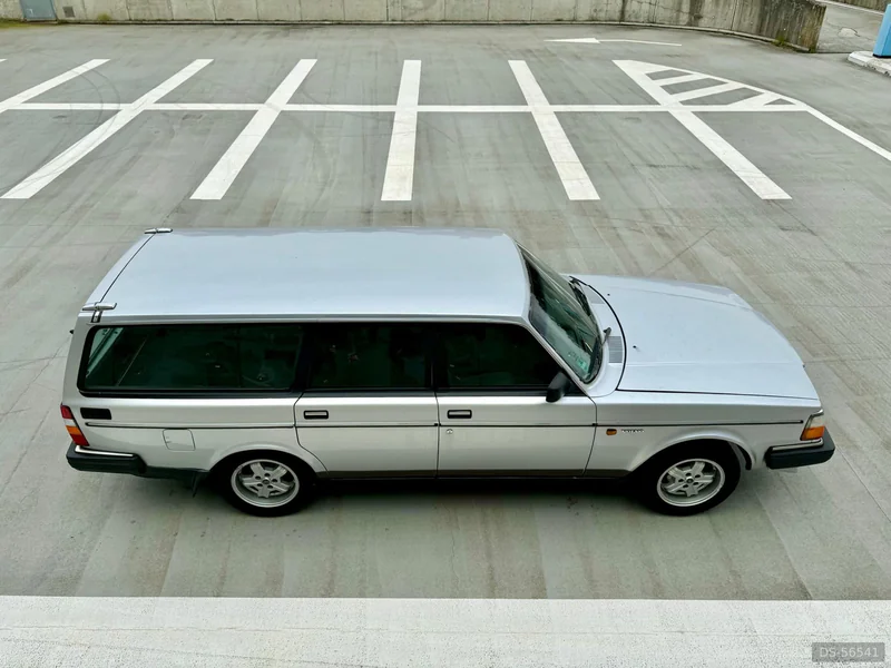 1989 Volvo 240 in Liège 5
