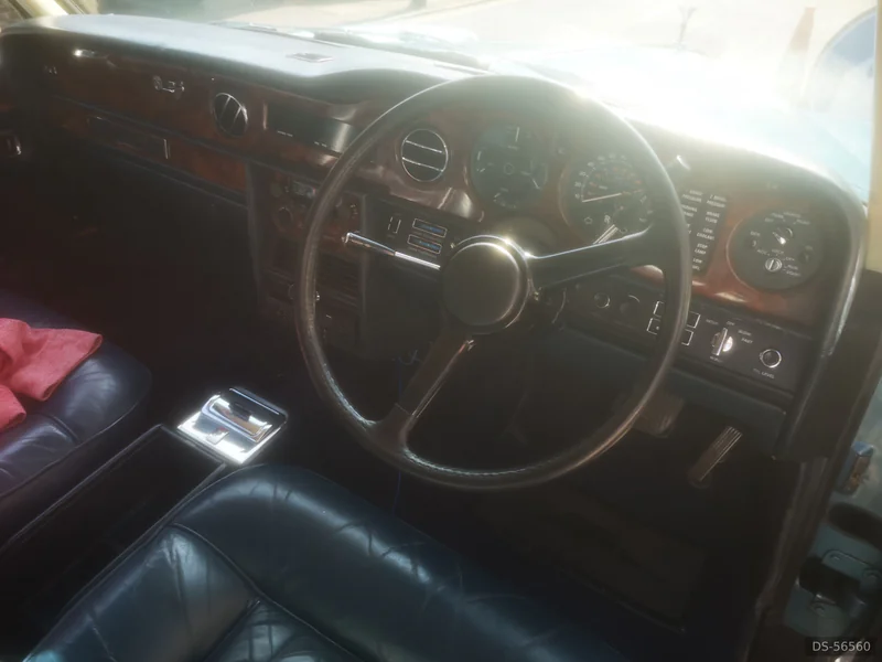 1980 Rolls-Royce Corniche Mk2 in Londra 4