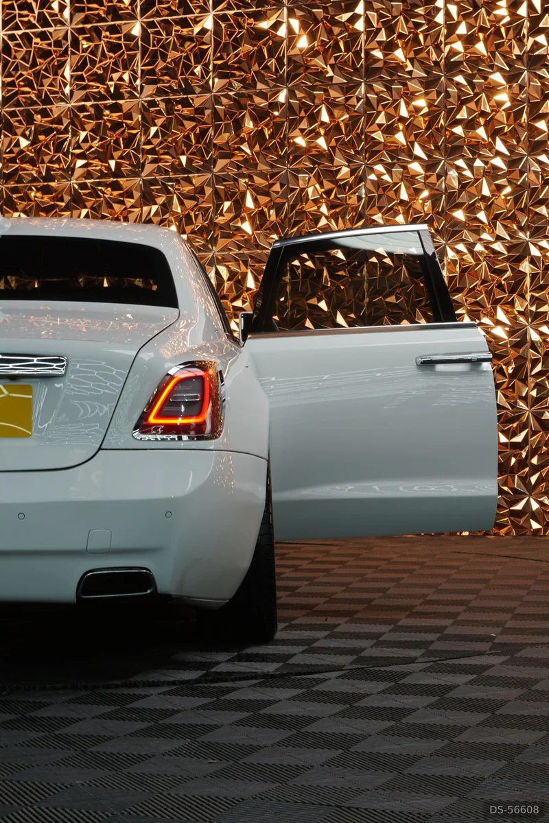 2024 Rolls-Royce Ghost Series 3 2024 in London 3