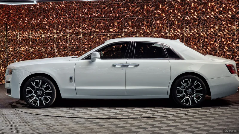 2024 Rolls-Royce Ghost Series 3 2024 in London 7