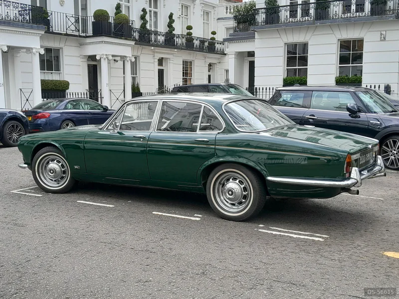 1972 Jaguar Xj6 Series 1 in Chelsea 4