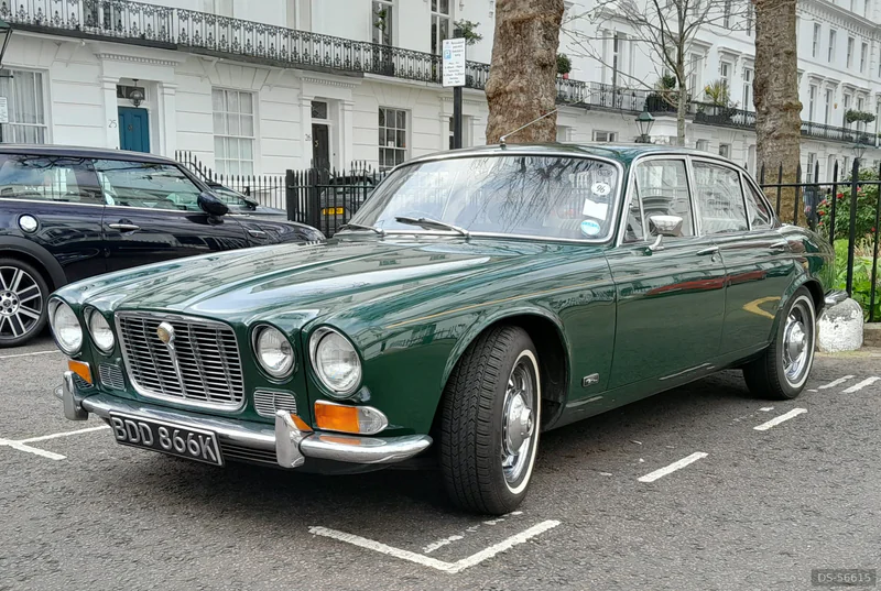 1972 Jaguar Xj6 Series 1 in Chelsea 2