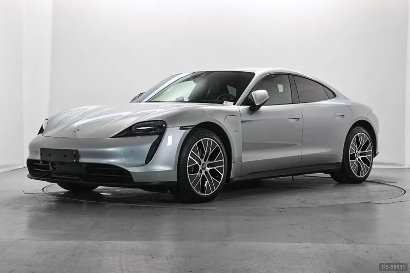 2022 Porsche Taycan in Bergen 5