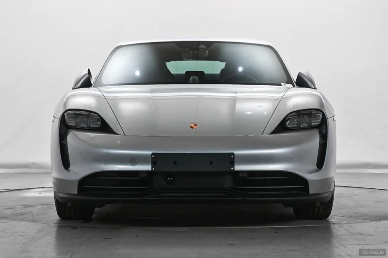 2022 Porsche Taycan in Bergen 6