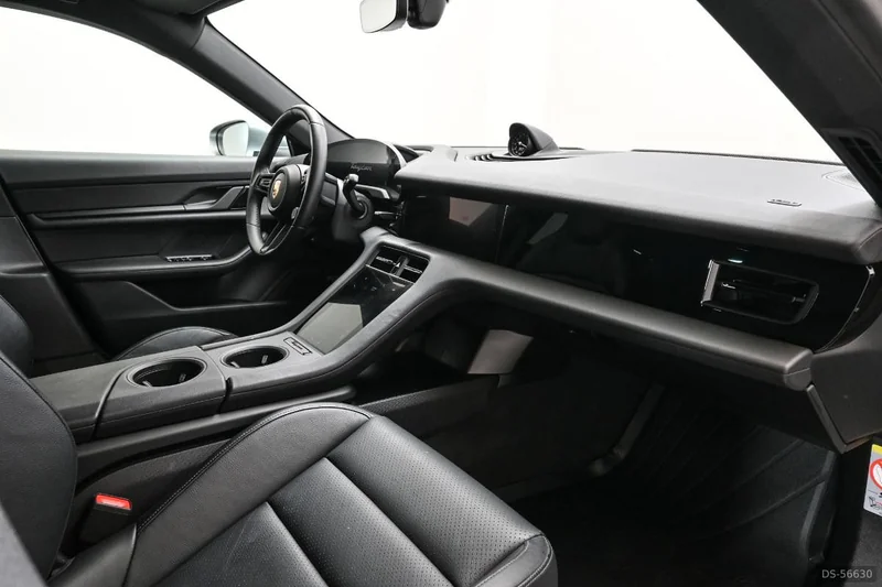 2022 Porsche Taycan in Bergen 8