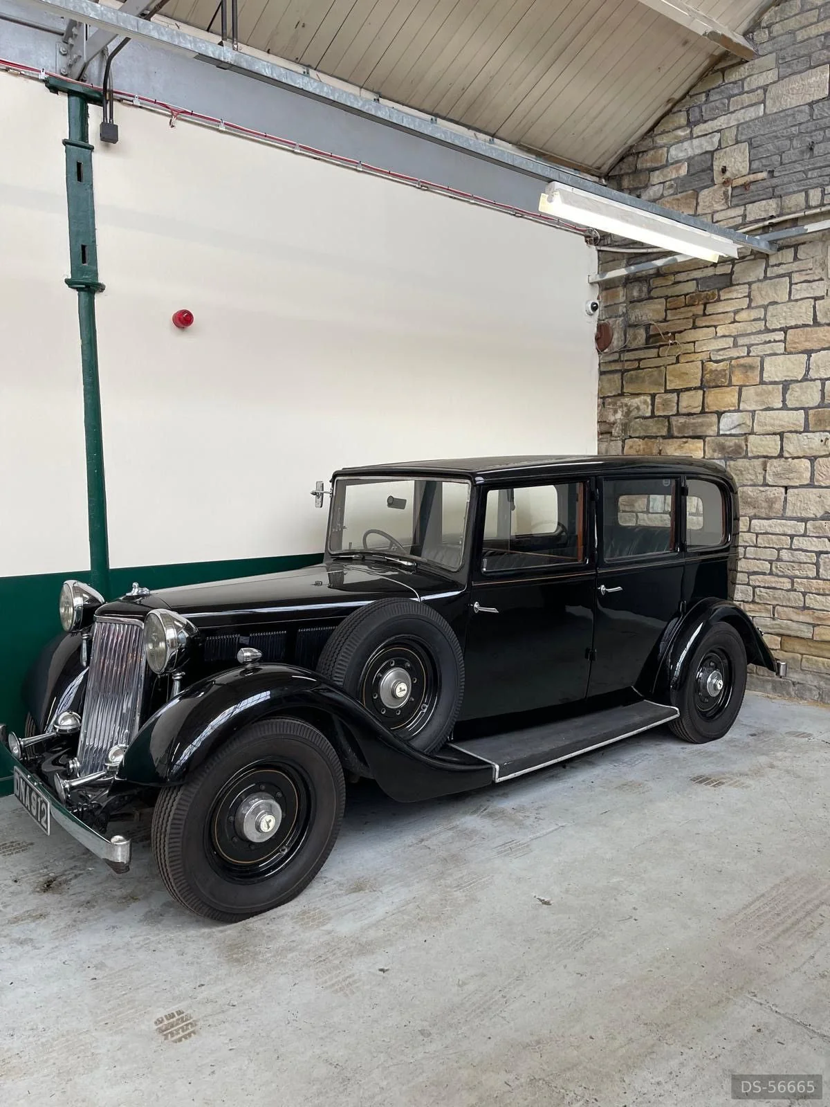1937 Armstrong Siddeley 17hp
