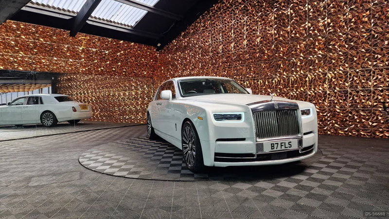 2024 Rolls-Royce Phantom 8 in Uk 2