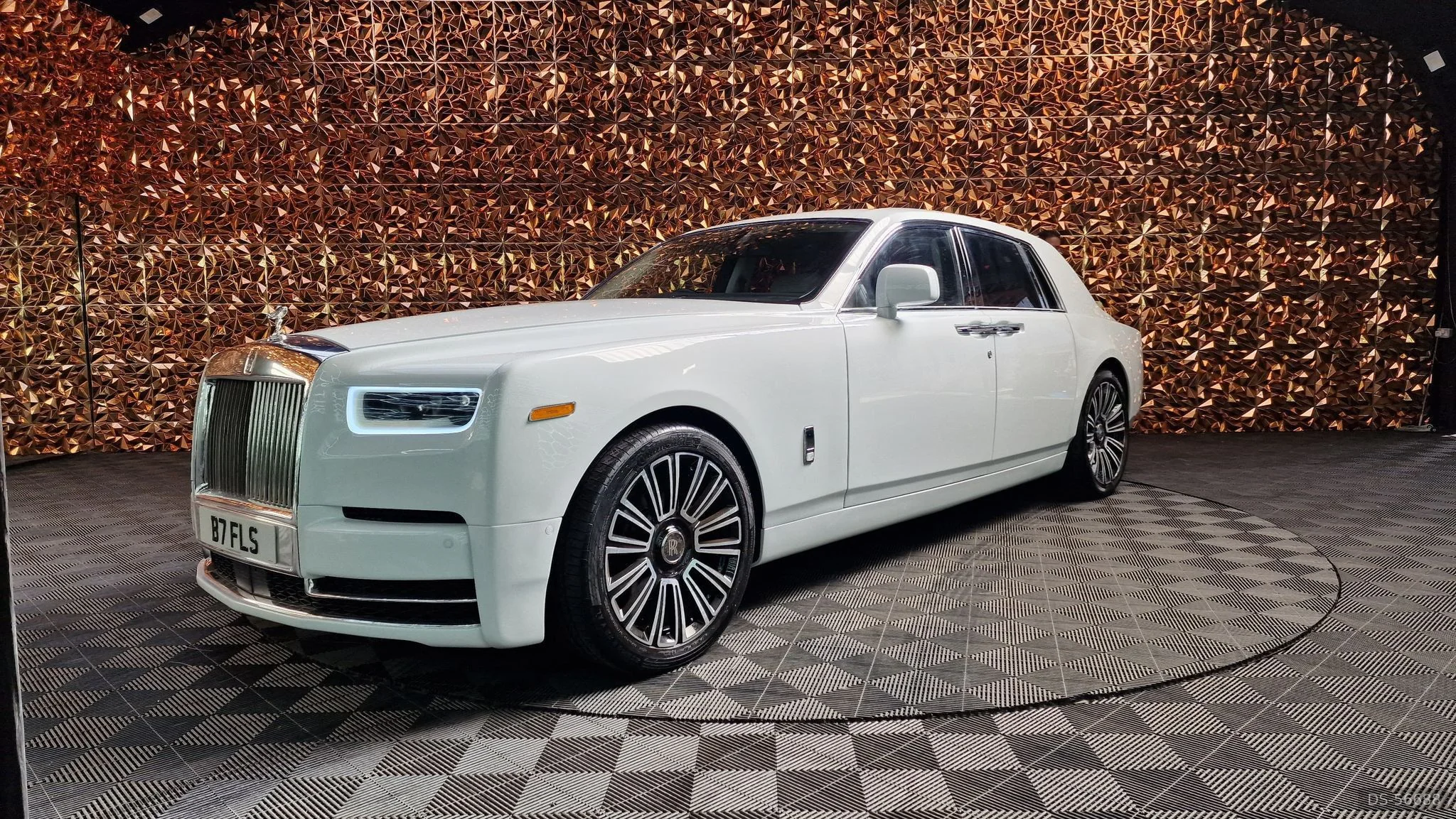 2024 Rolls-Royce Phantom 8
