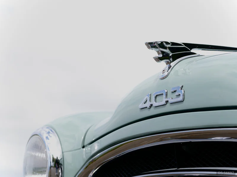 1957 Peugeot 403 in Funchal 3