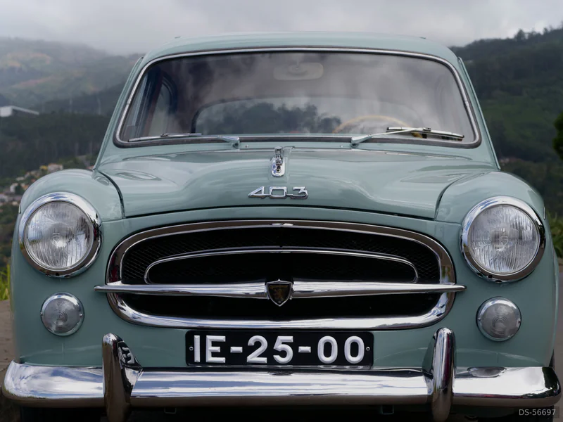 1957 Peugeot 403 in Funchal 5