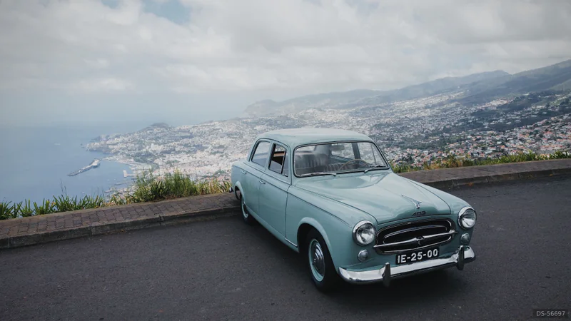 1957 Peugeot 403 in Funchal 6