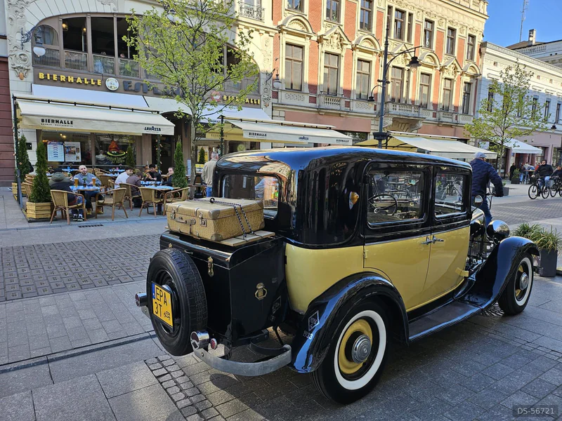 1933 Renault Monaquatre in łódź 4