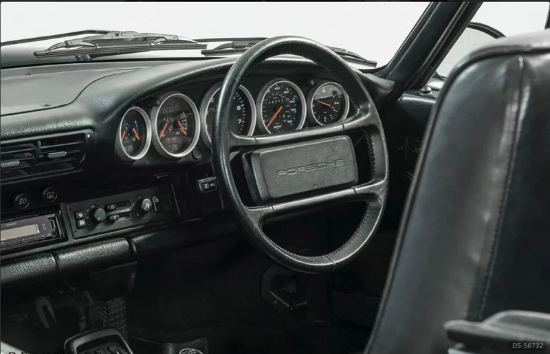 1990 Porsche 964 in London 4