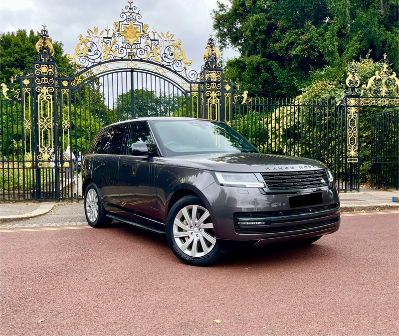 2020 Land Rover Range Rover sport in London 3
