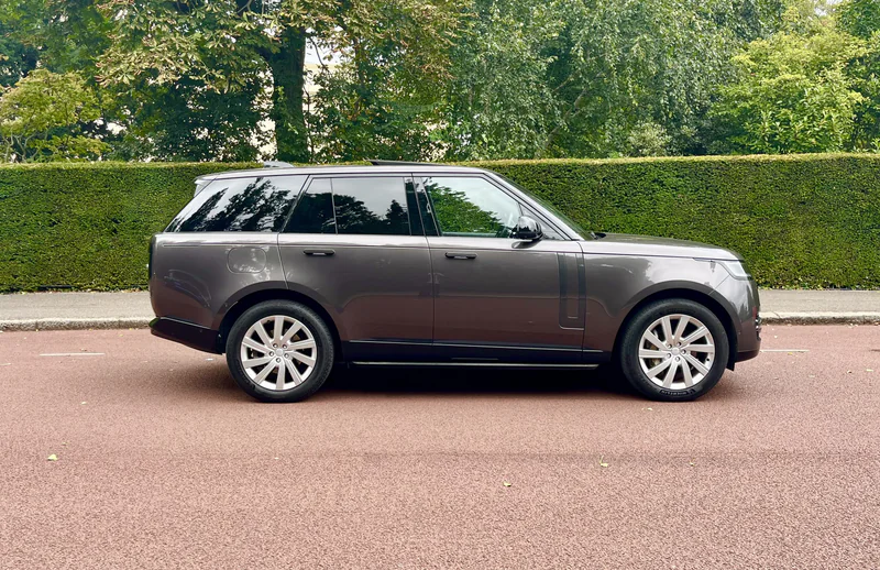 2020 Land Rover Range Rover sport in London 7