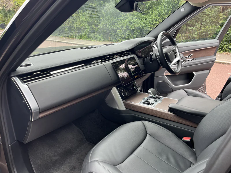 2020 Land Rover Range Rover sport in London 10