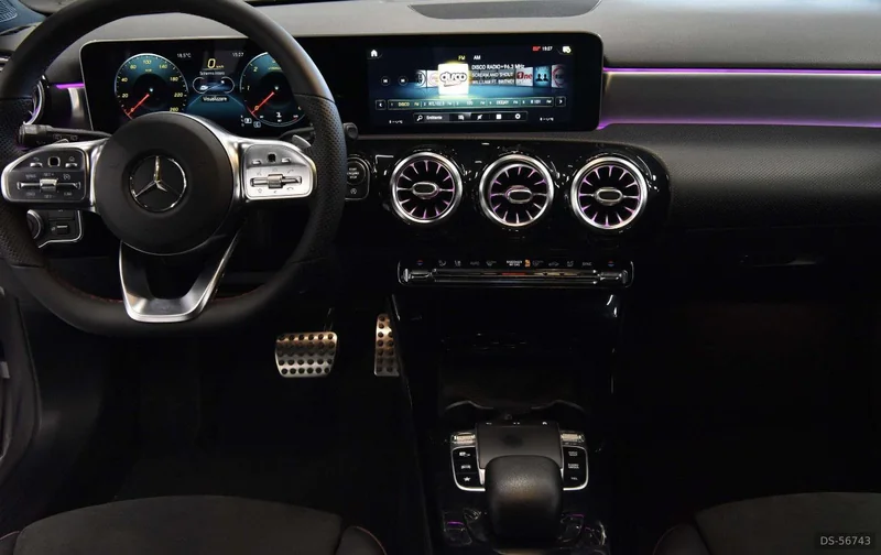 2019 Mercedes-Benz Classe A180 Grigio Opaco Magno in Crema 5