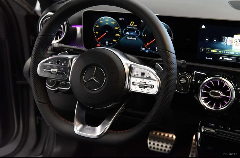 2019 Mercedes-Benz Classe A180 Grigio Opaco Magno in Crema 6